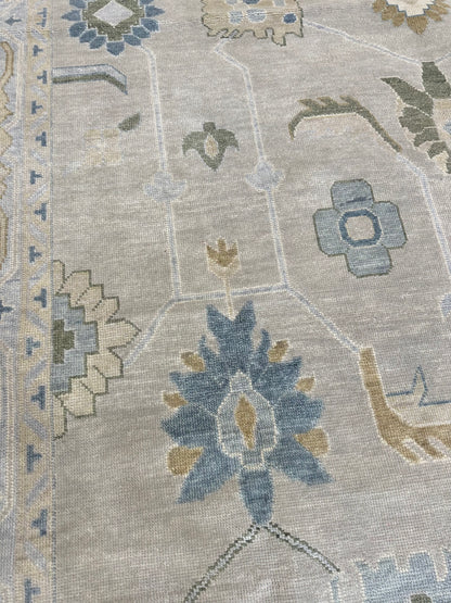 Emerson Green Modern Oushak rug in beige, hand-knotted 100% wool — detail