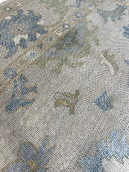 Eliza Modern Oushak rug in neutral, hand-knotted 100% wool — detail