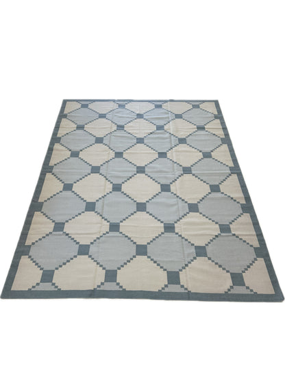 Caitlyn wool flatweave rug, detail view