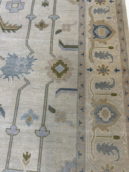 Emmaline Modern Oushak rug in beige, hand-knotted 100% wool — detail