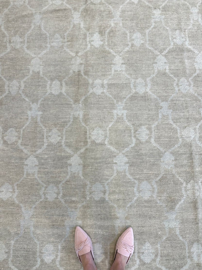 Alice Turkish Oushak rug — warm mushroom, soft cream, hand-knotted 100% wool