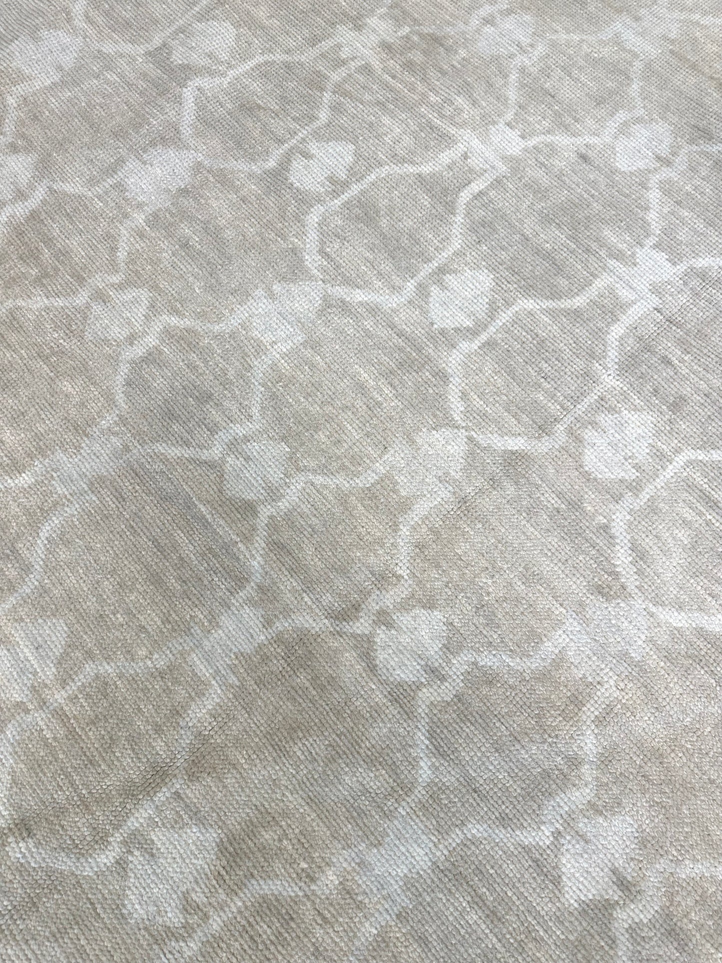 Alice Turkish Oushak rug in mushroom, hand-knotted 100% wool — detail
