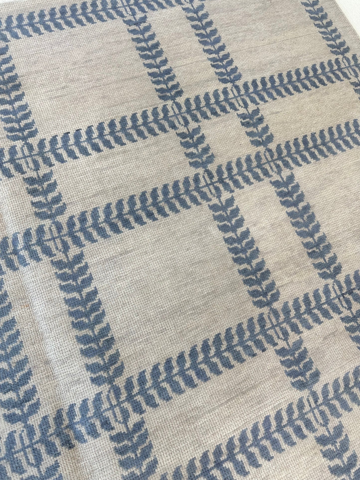 Allie modern Oushak rug, side view