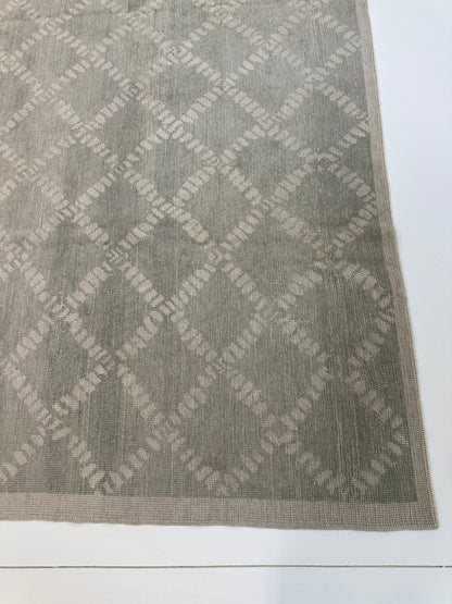 Annie Turkish Oushak rug in muted green, hand-knotted 100% wool — detail