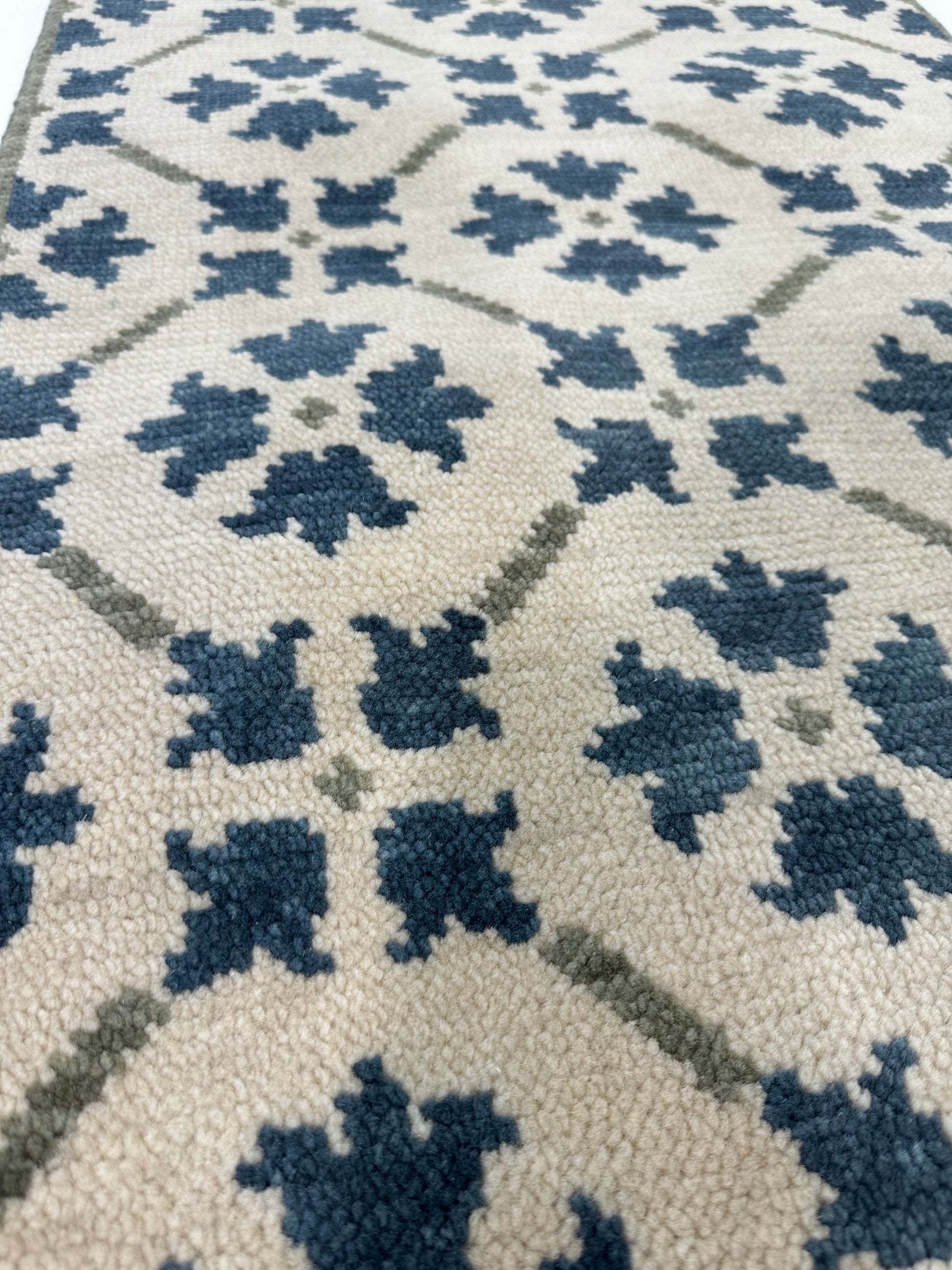 Betty modern Oushak rug, hand-knotted wool in a traditional Oushak pattern