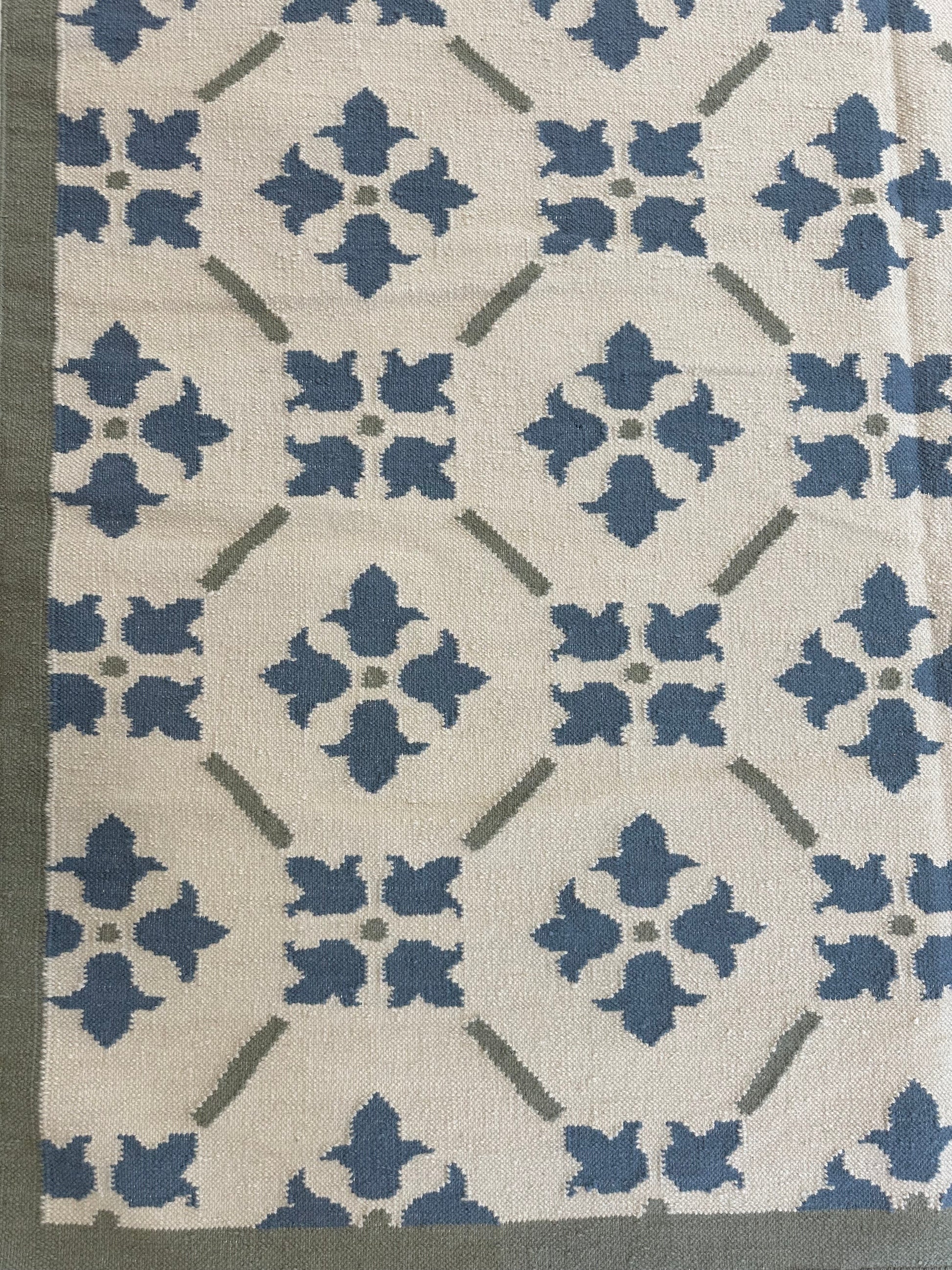 Betty wool flatweave rug in a traditional and transitional design