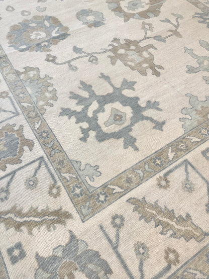 Emily Modern Oushak rug in cream, hand-knotted 100% wool — detail