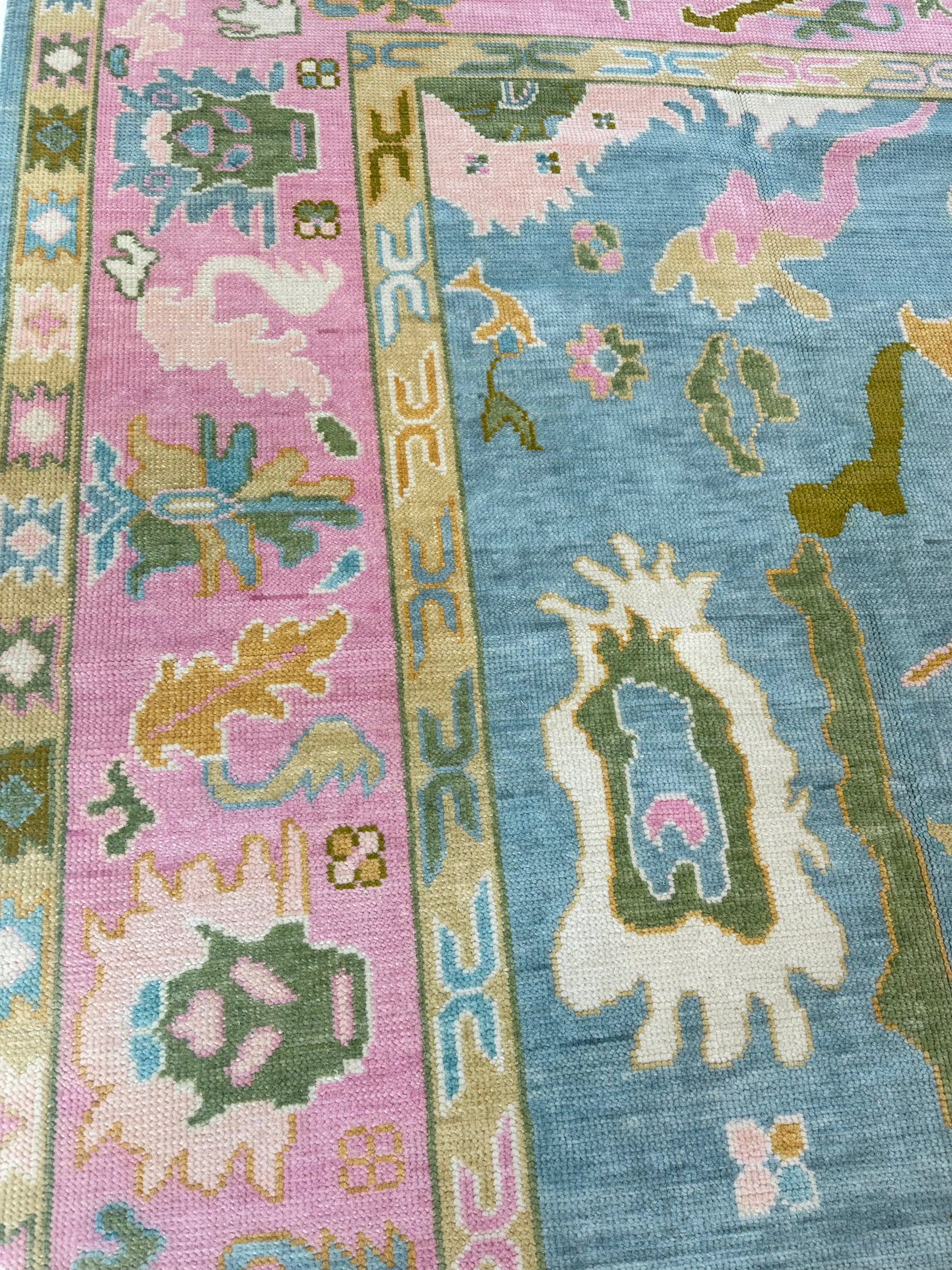 Addie Modern Oushak rug in blue, hand-knotted 100% wool — detail