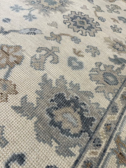 Emma Modern Oushak rug in cream, hand-knotted 100% wool — detail